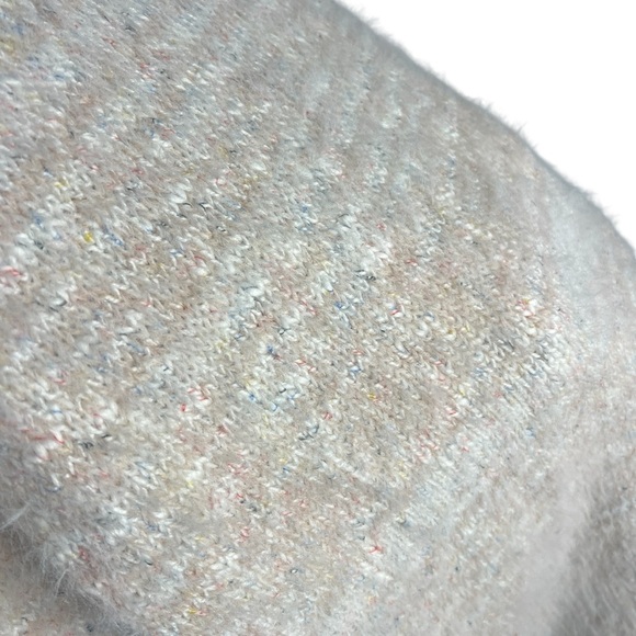 NWT Lou & Grey Cream Pink and Blue Eyelash Soft Sweater Women’s Size Medium - Picture 5 of 6